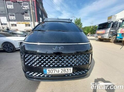 Hyundai Staria 4WD Lounge 7-и местный (06.2021)