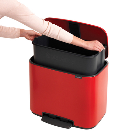 Мусорный бак Bo Pedal Bin 36л Brabantia Пламенно-красный