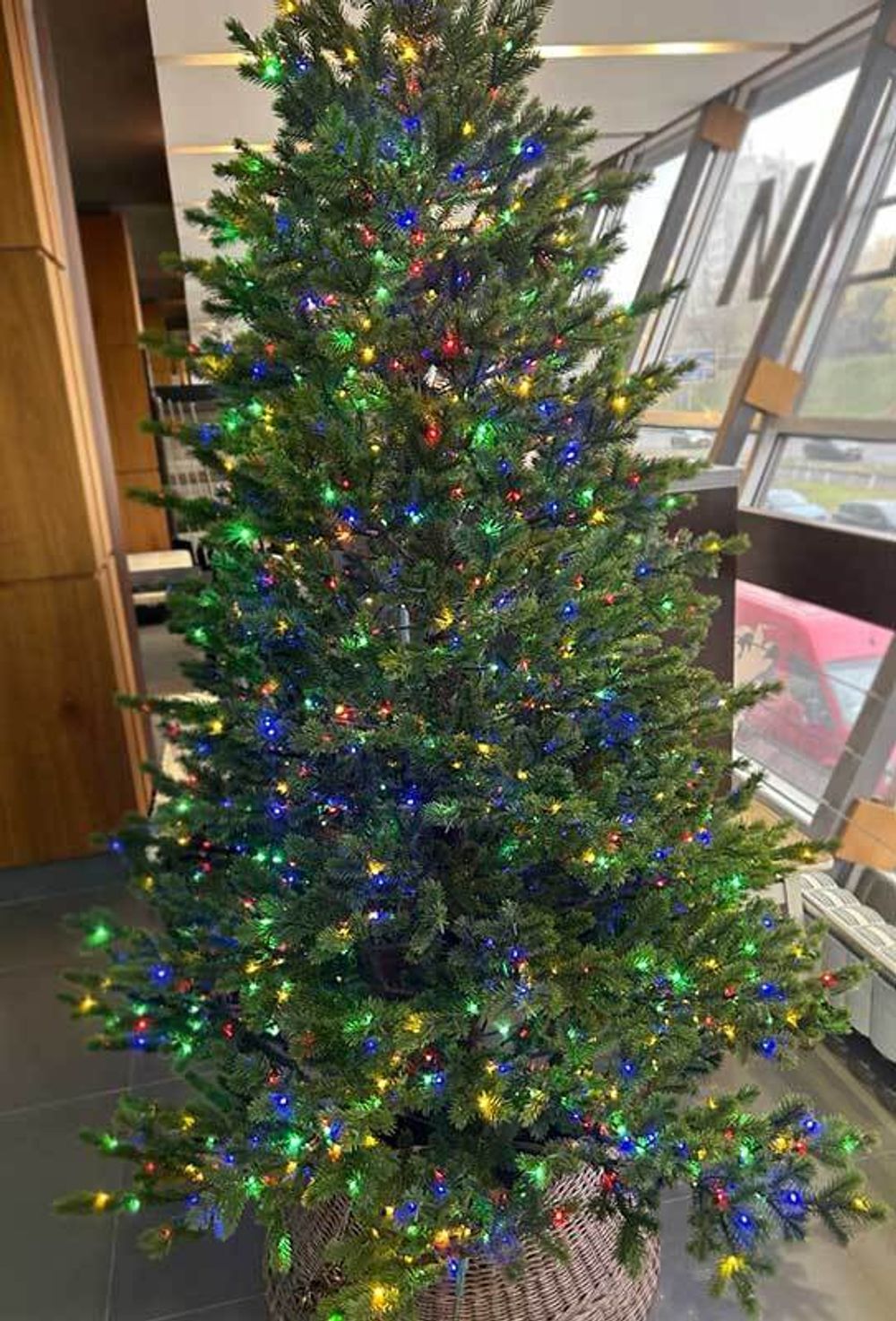 Елка с гирляндой встроенной 2в1 «Meribel» (Литая хвоя) 210 см / 2,1 м