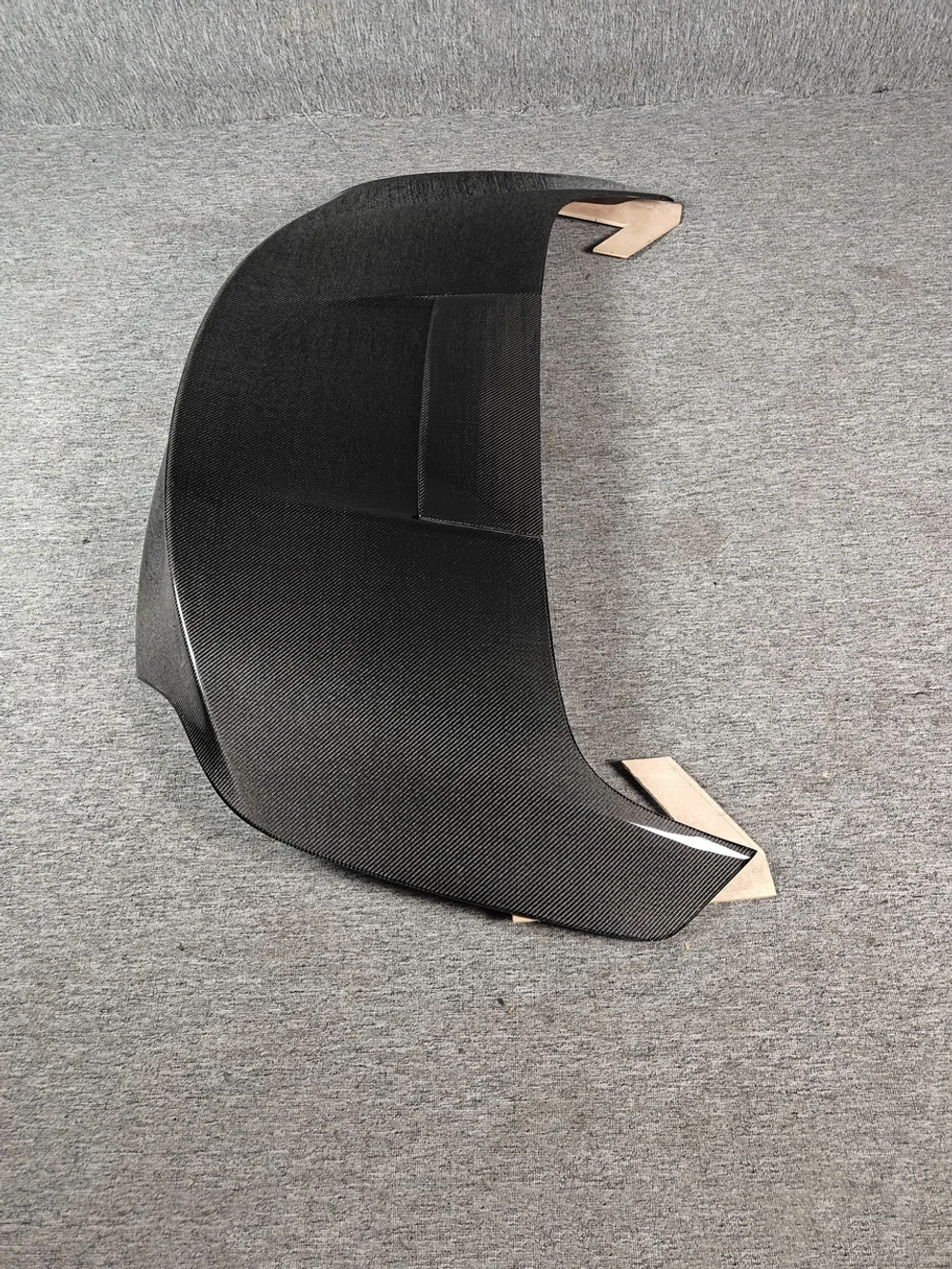 Карбоновая крышка багажника на BMW Z4 E89 БМВ Задний бампер