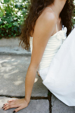 ZARA ТОП В БЕЛЬЕВОМ СТИЛЕ С ЦВЕТОЧНЫМ ПРИНТОМ, ЖЕЛТОВАТО-БЕЛЫЙ