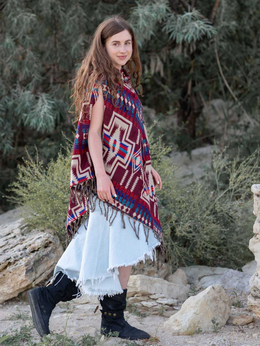 Пончо женское шерстяное с орнаментом