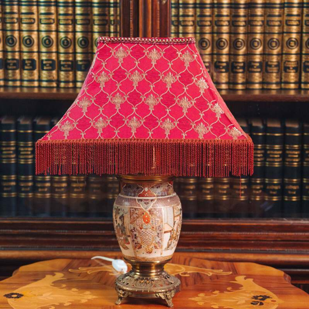 Антикварная настольная лампа в японском стиле