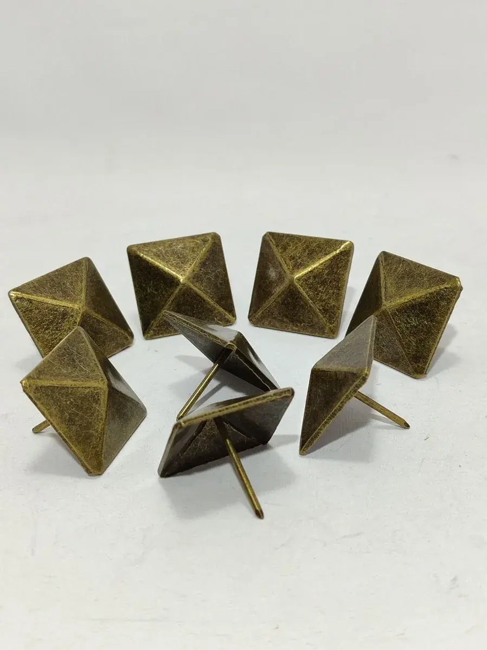 Гвозди обивочные декоративные для мебели и дверей