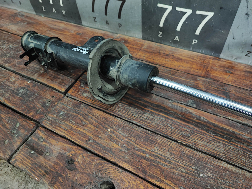 Амортизатор передний левый Geely Coolray 19-нв Б/У Оригинал 4013078100