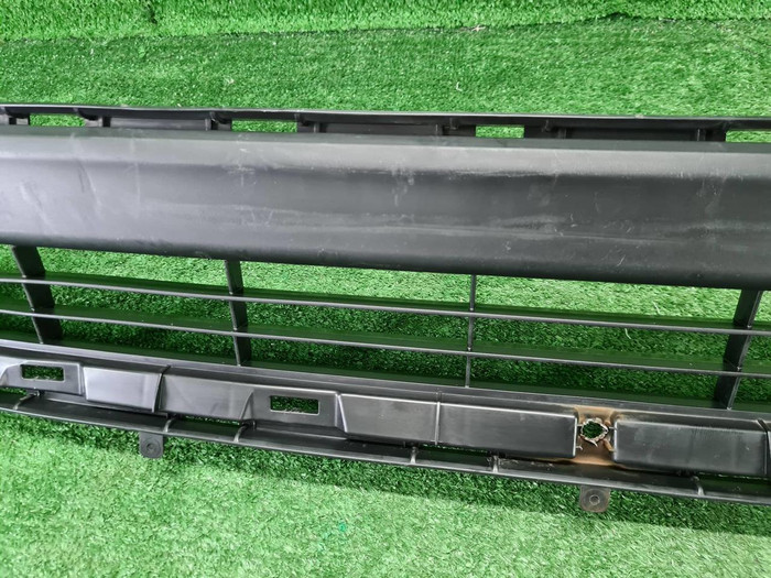 Решетка переднего бампера Toyota Highlander 2 U40 (2010-2013)