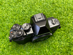 Olympus OM-D E-M10 Mark II (С дефектом)