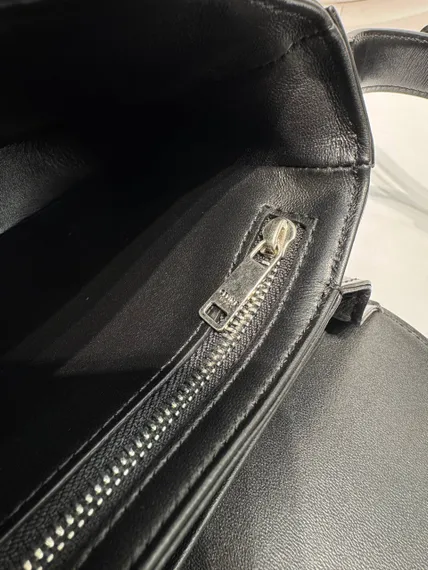 Сумки CELINE CLASSIQUE TRIOMPHE из блестящей кожи