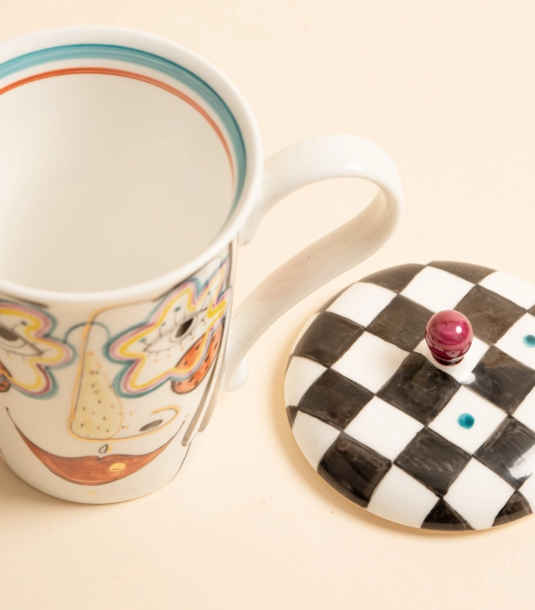 Кружка с малиновой крышкой — Дамы с оранжевыми губами | Айшат Гасанова