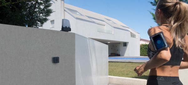 Устройства проводного управления, на которые можно подавать команды дистанционно