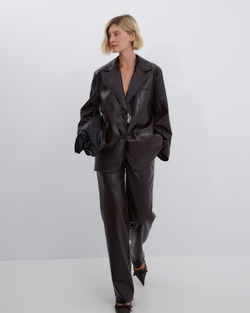 Жакет свободного кроя из искусственной кожи шоколад