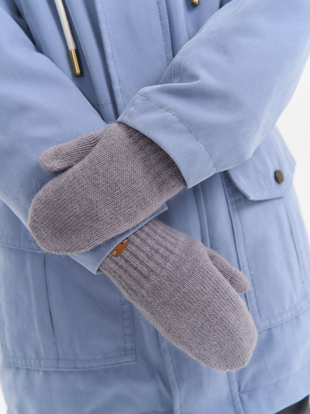 Варежки вязаные из ангоры "Пепел"