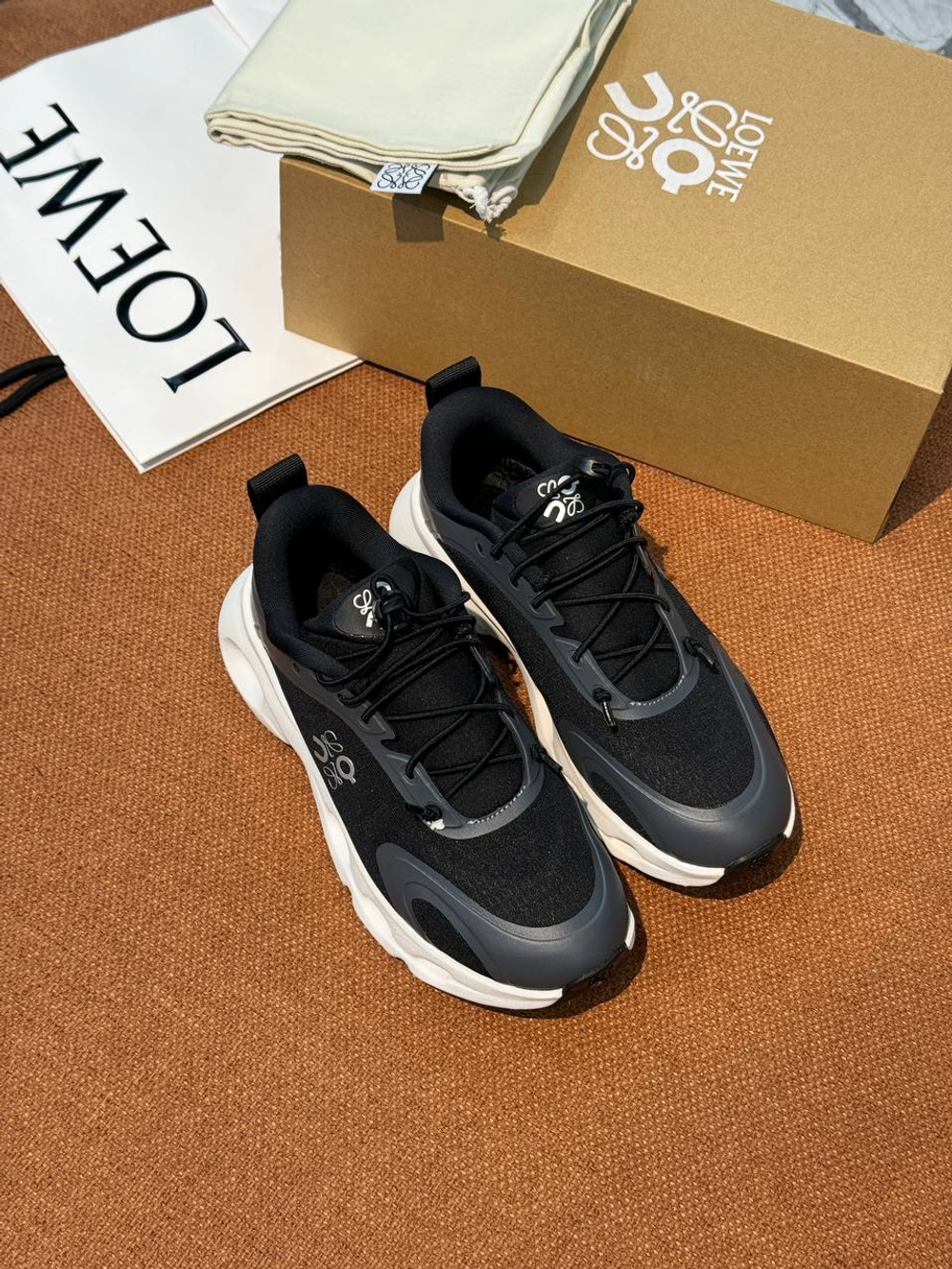 Кроссовки Loewe