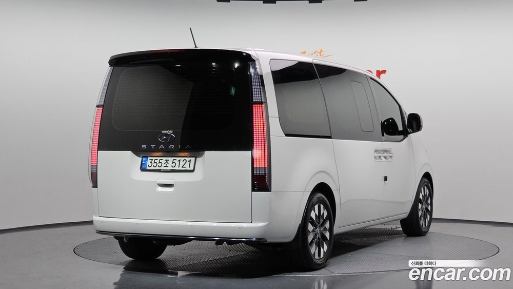 Hyundai Staria Lounge 9-и местный (01.2022)