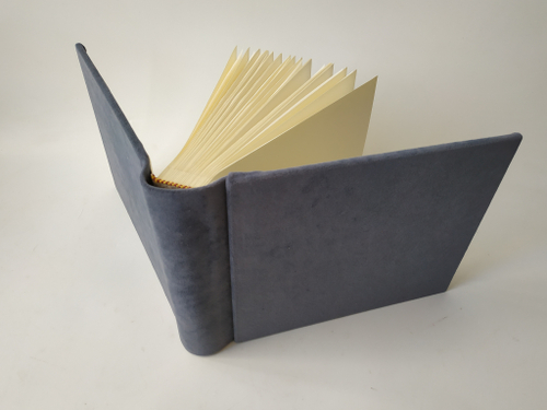 Фотоальбом из бархата "Серый графит"