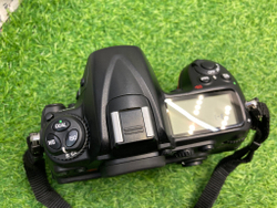 Nikon D300S 38.100 кадров