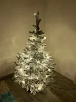 заснеженная елка с встроенной гирляндой - высота 90 см