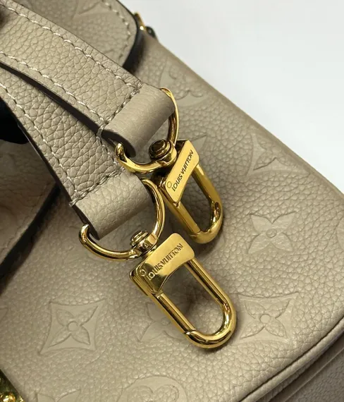 Сумка Louis Vuitton Pochette Metis бежевый