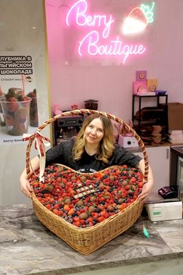 Самые огромные подарочные корзины с ягодами