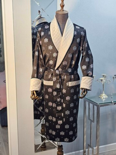 Халат из жаккарда со стеганными бортами