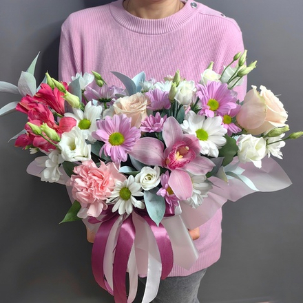 Композиция с орхидеей