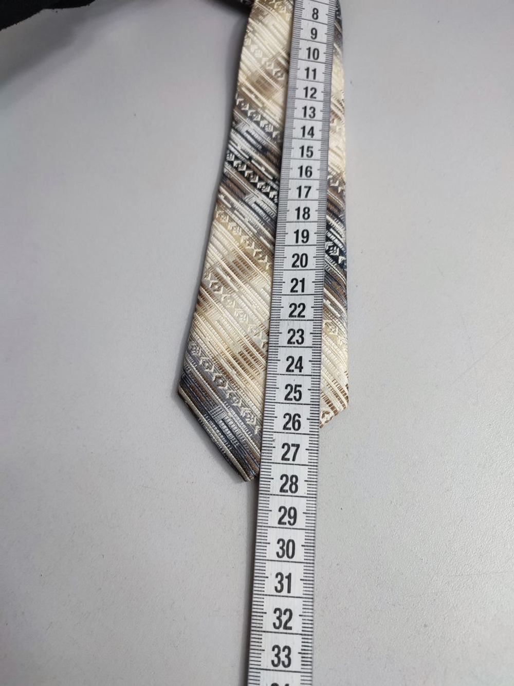 Галстук на застежке с принтом