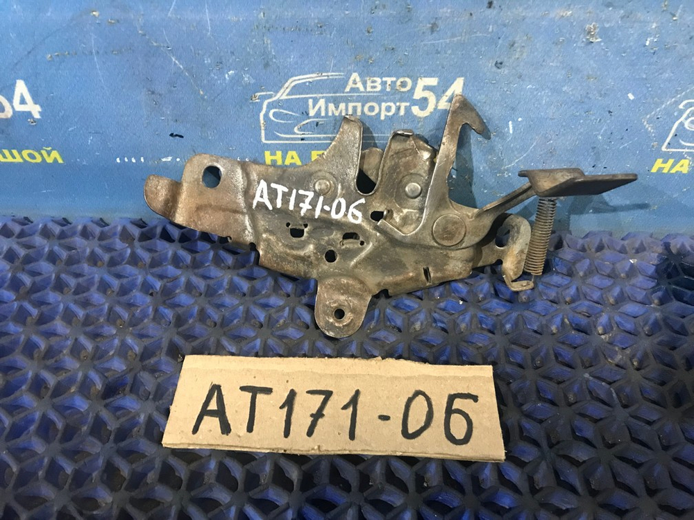 Замок капота TOYOTA CARINA 1990