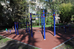 Турник для подтягивания разноуровневый 25043 для выполнения нормативов (сборка на хомутах)