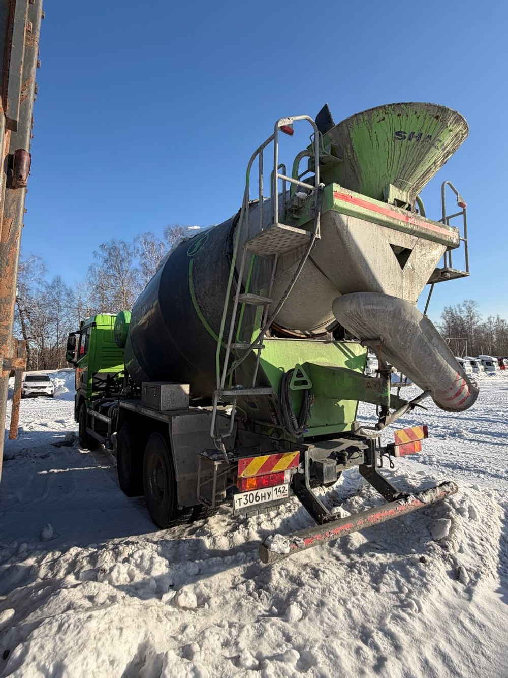Shacman (Shaanxi) SX* 6x4 Автобетоносмеситель SX5258GJB6R384 (Дизельный, 9,7 л, 329 л.с., МТ)