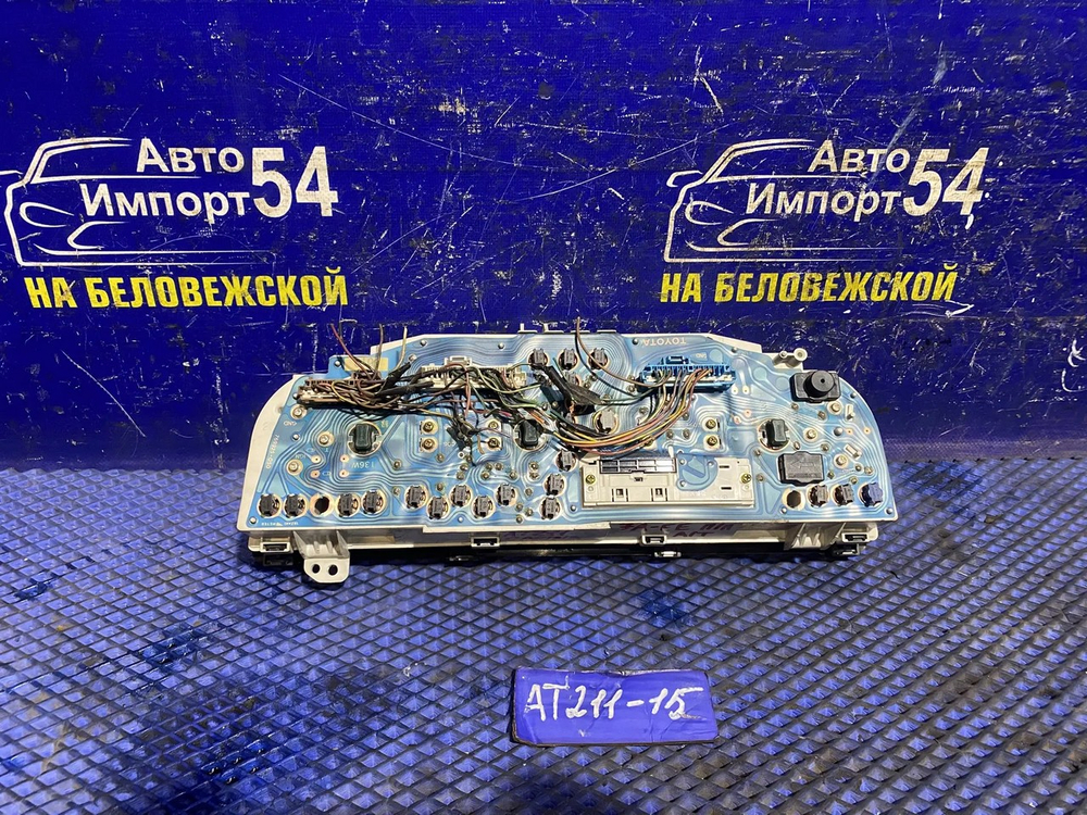 Щиток приборов TOYOTA CARINA 2001