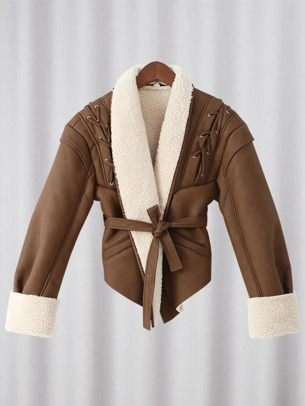 Дубленка искусственная с поясом