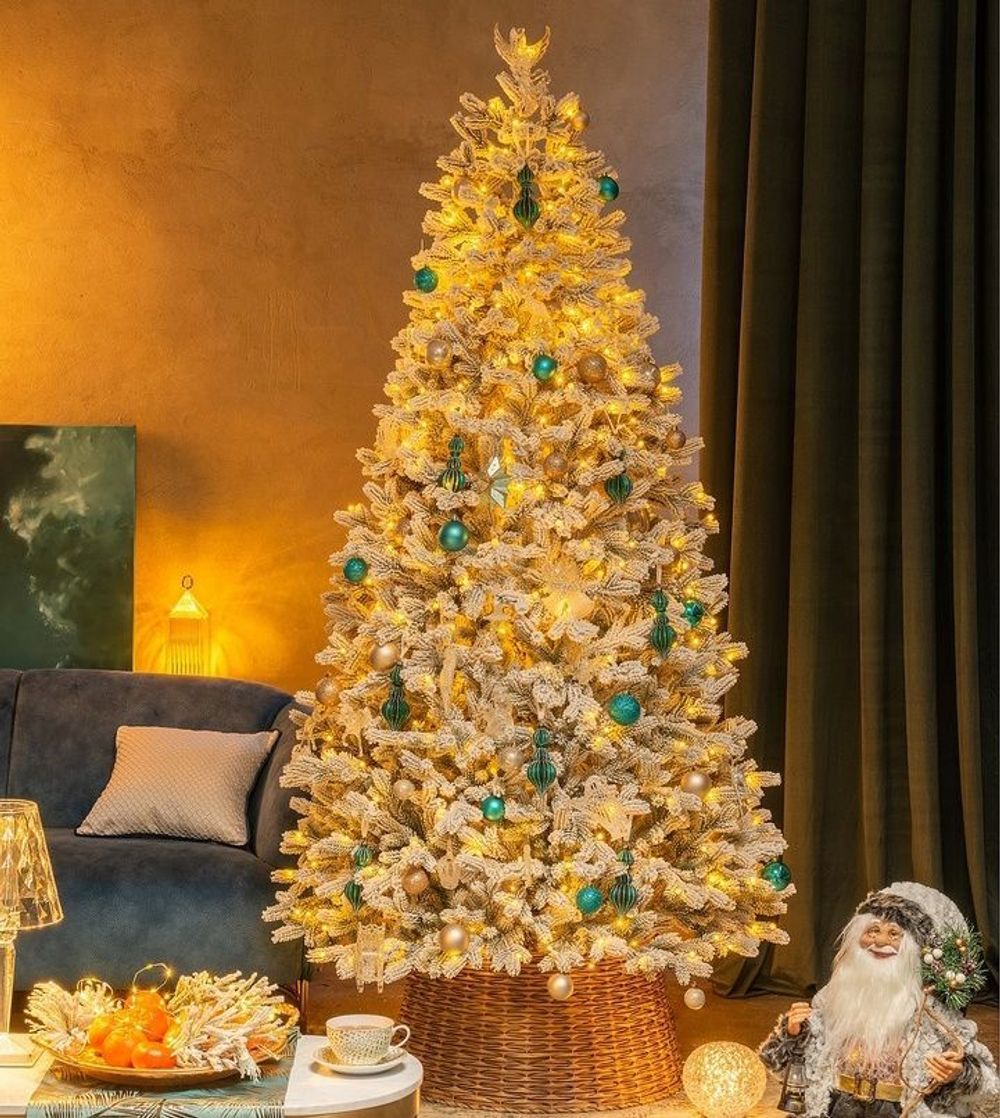 Заснеженная елка с гирляндой «Алтайская» теплый свет (Литая) 3 м