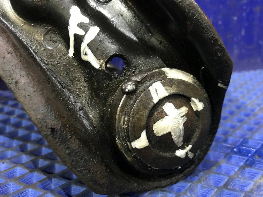 Рычаг передний левый NISSAN PULSAR 2000