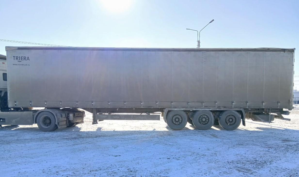 Kassbohrer XS Полуприцеп шторный KASSBOHRER XS