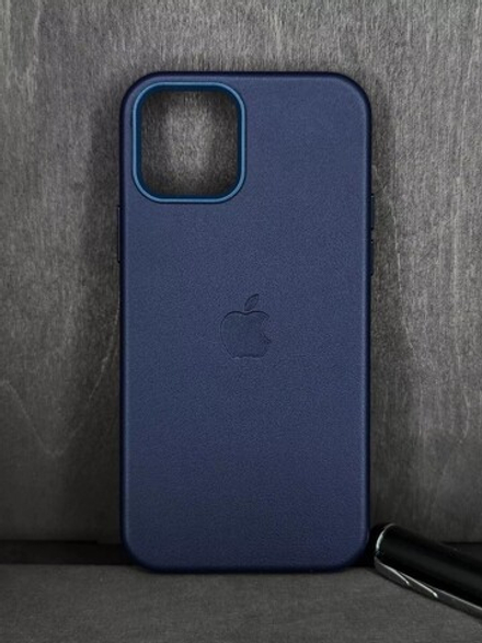 Кожаный чехол Leather Case iPhone 13, Violet Темно-Синий
