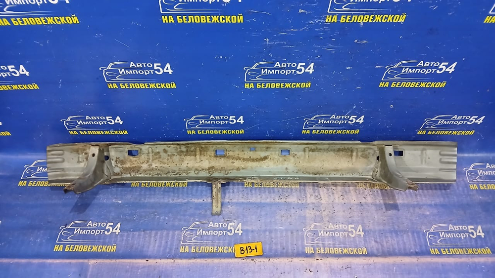 Усилитель заднего бампера NISSAN SUNNY 1990