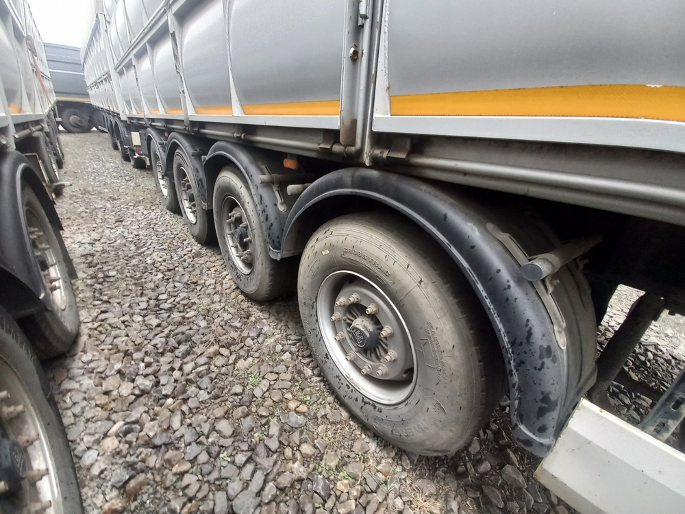 КРОПКУЗОВ 85057* Полуприцеп бортовой 85057B