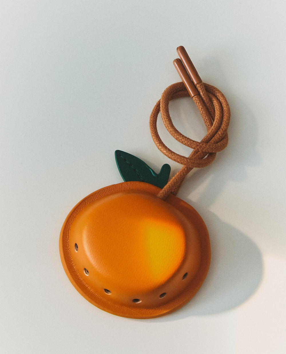 Zara Home Ароматизатор для автомобиля Fleur de Mandarine 31 мл, аромат цветочный, Розовый