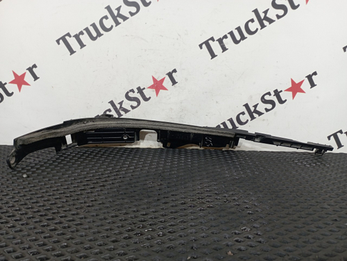 Накладка стеклоочистителя левая