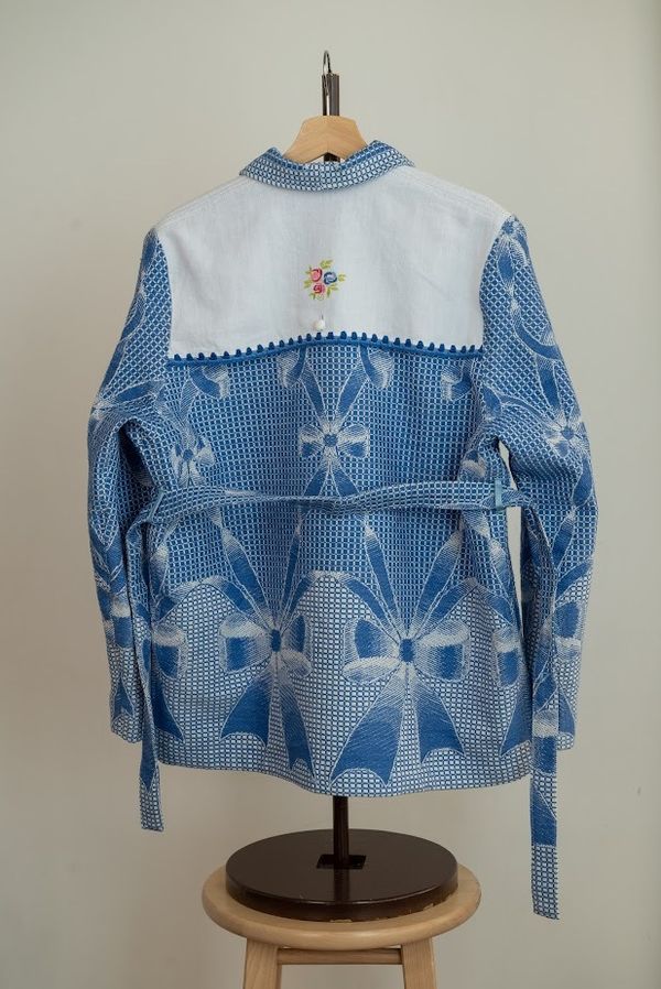 Куртка с Белой Кокеткой на Поясе синяя - фото 2