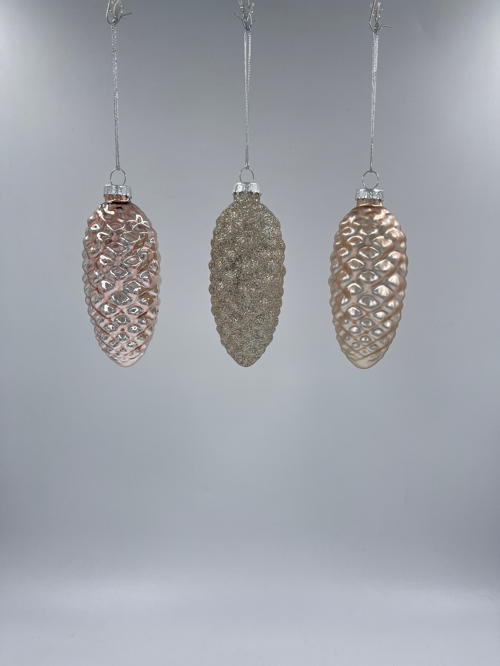 Набор шишек 12шт ChristmasDeLuxe шампань