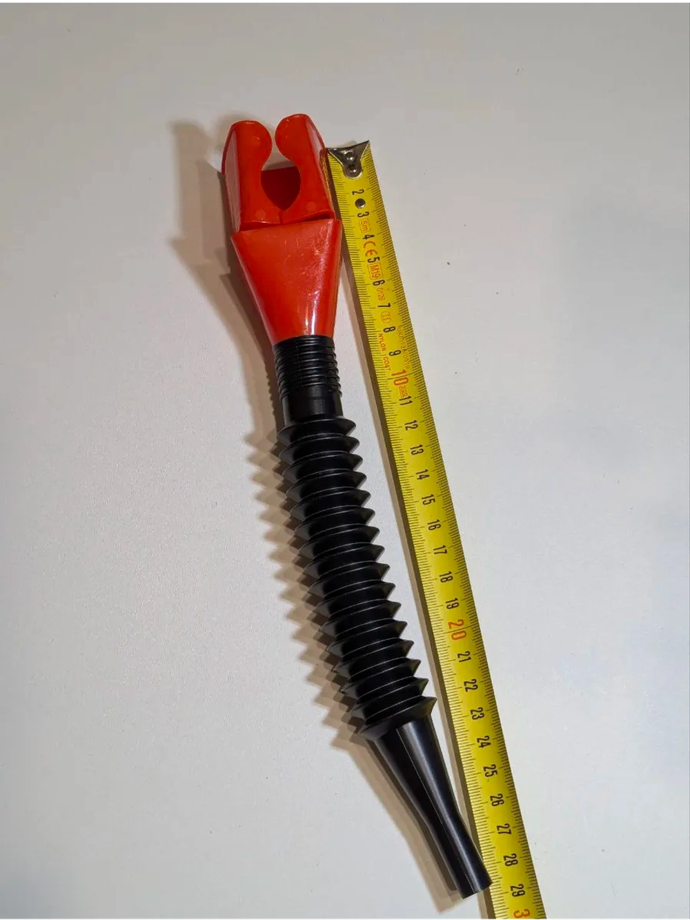 +t Воронка непроливайка для мототехники и др. Красная