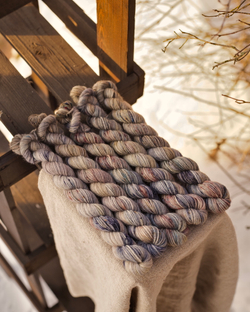 Носочная пряжа с добавлением шерсти "Сиреневый" 20 г