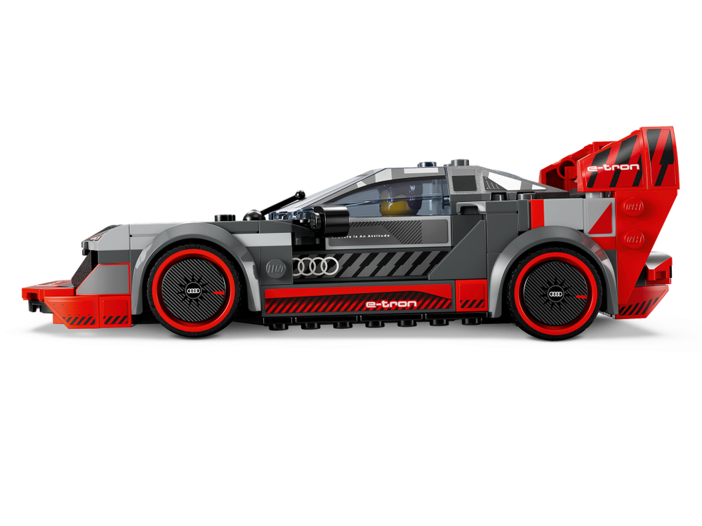 Конструктор LEGO Speed Champions 76921 Гоночный автомобиль Audi S1 e-tron quattro