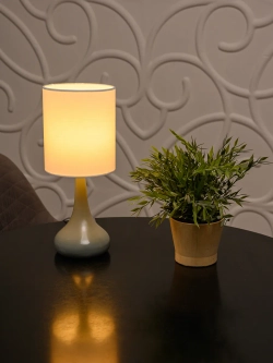 Светильник настольный для спальни классический