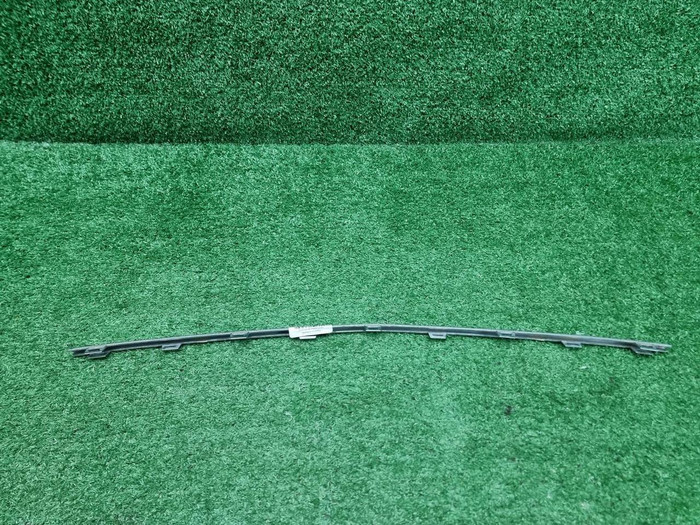 Молдинг перед. бампера Mercedes GLE V167 18-24 AMG