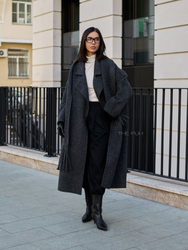 Графитовое пальто с шарфом