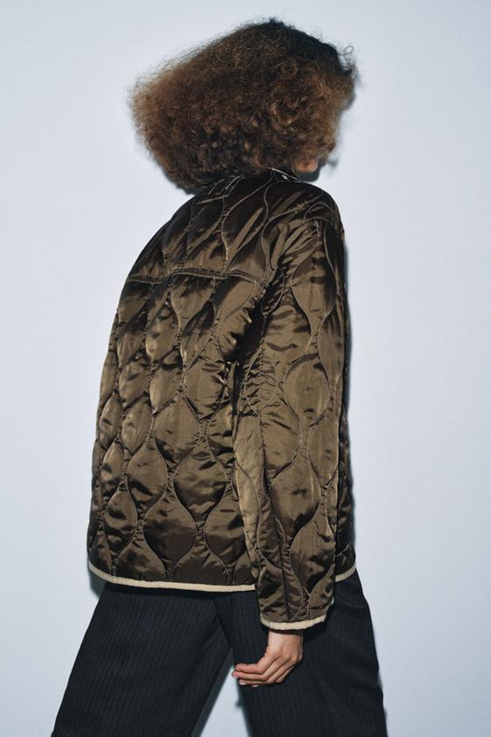 ZARA ДВУСТОРОННЯЯ СТЕГАНАЯ КУРТКА — ZW COLLECTION, ЭКРЮ/ХАКИ