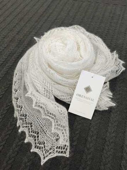 Оренбургский пуховый палантин с шелком АШ14060-02 экрю