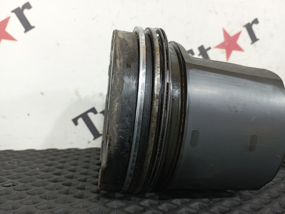 Поршень с шатуном